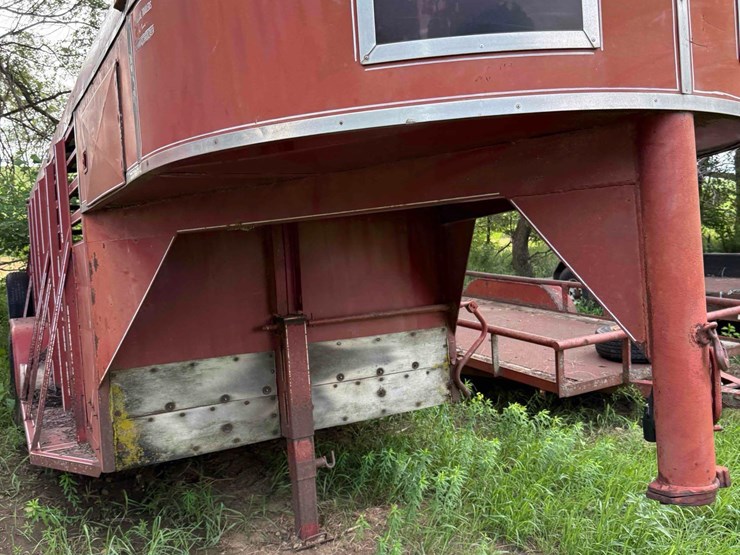 6ft-x-16ft-gooseneck-livestock-trailer-image-5
