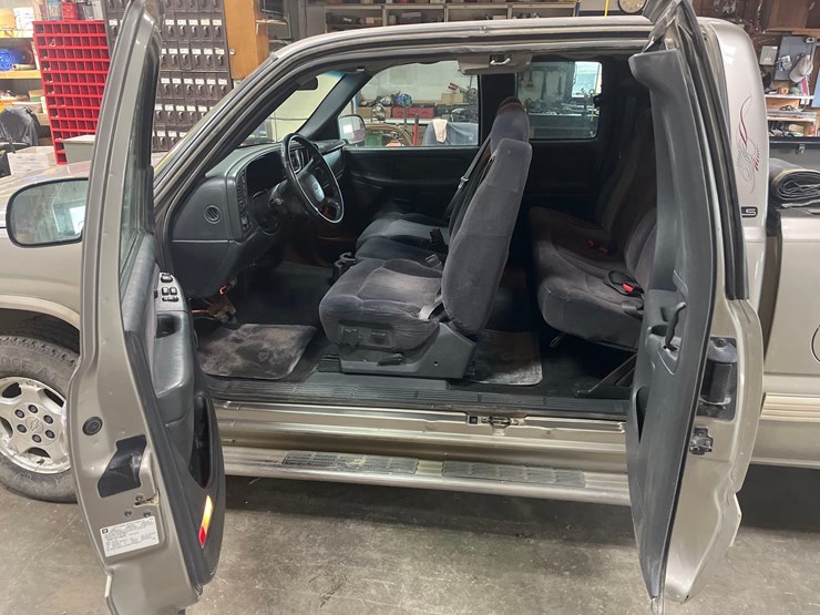 2000-chevrolet-1500-image-24