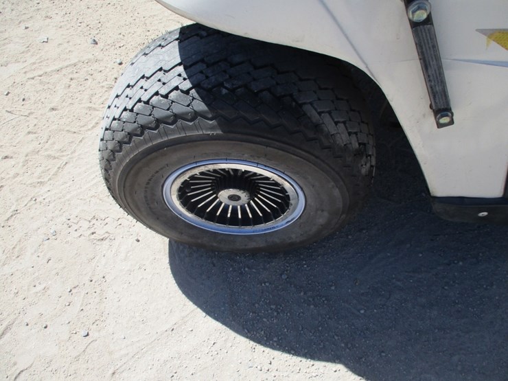 ez-go-golf-shuttle-cart,-image-11