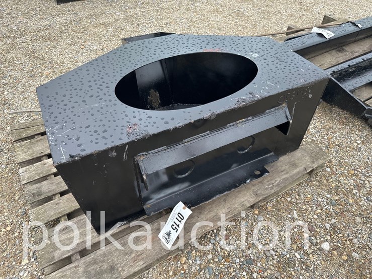 115---mini-universal-attach.-skid-steer-concrete-placement-bucket-image-2