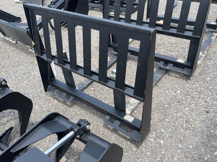 #2047-•-trubilt-42"-skid-steer-pallet-forks-image-3