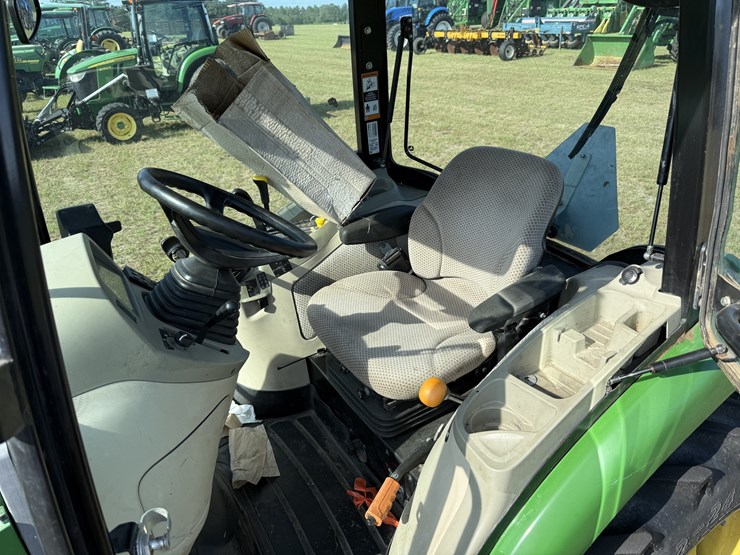 john-deere-3046r-image-9