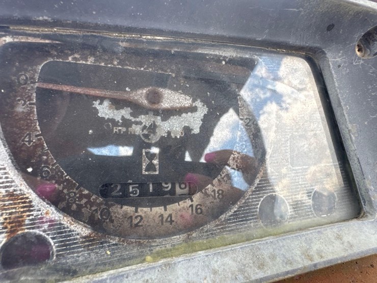 ford-7600-image-23