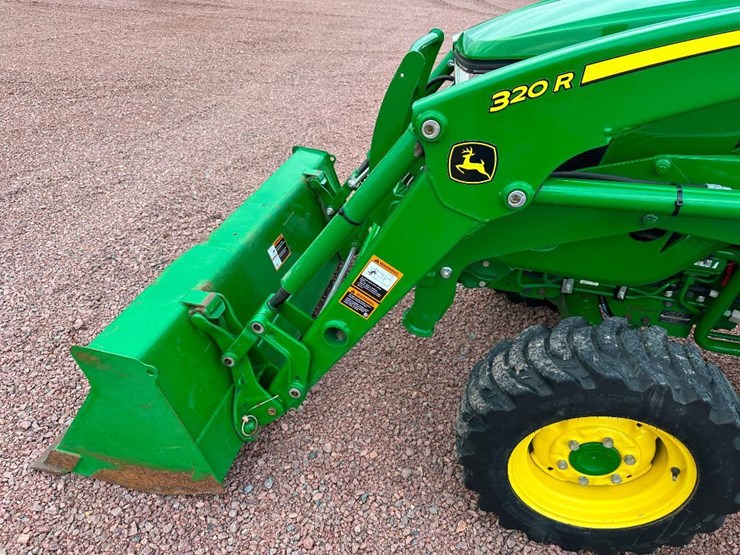 2022-john-deere-3033r-image-21