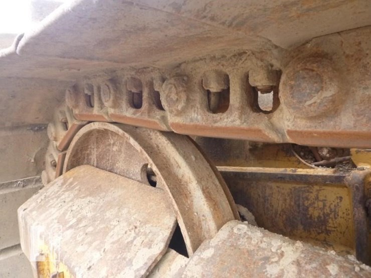 2005-caterpillar-d4g-xl-image-27