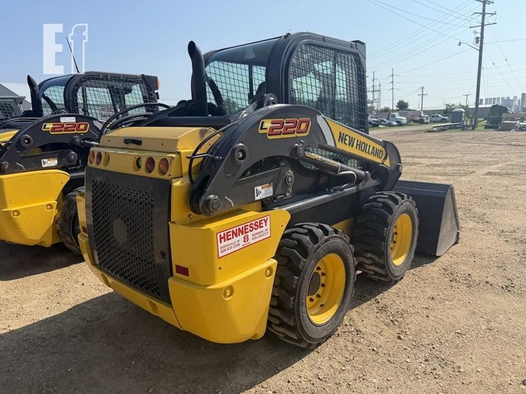 2019-new-holland-l220-image-4
