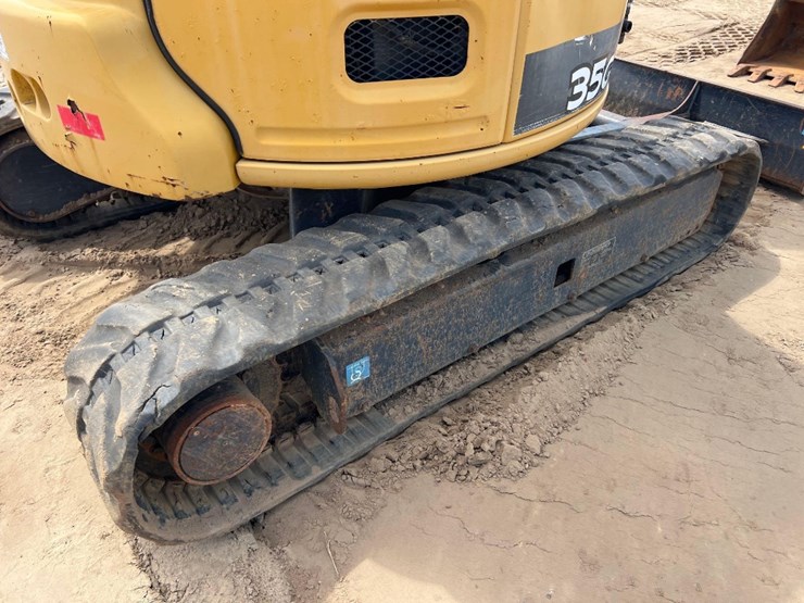 2015-deere-35g-image-11