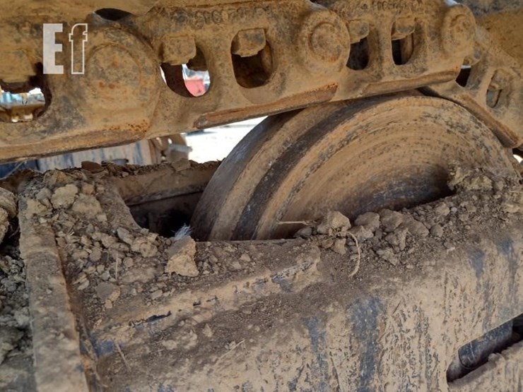 2019-deere-130g-image-48