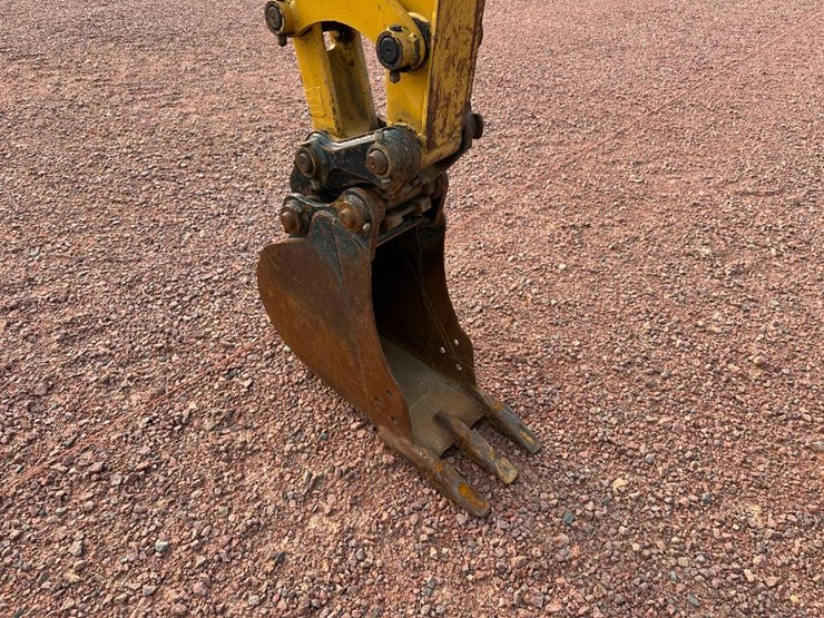 2020-caterpillar-303-image-36