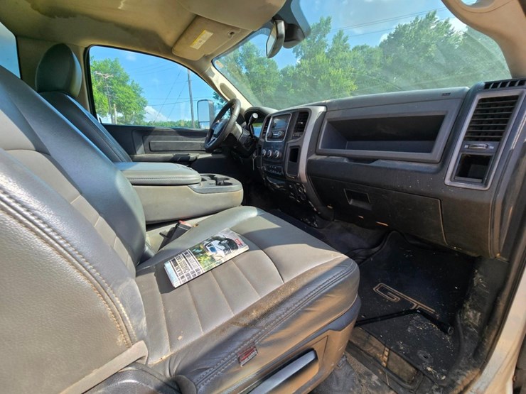 2017-dodge-ram-5500-image-29