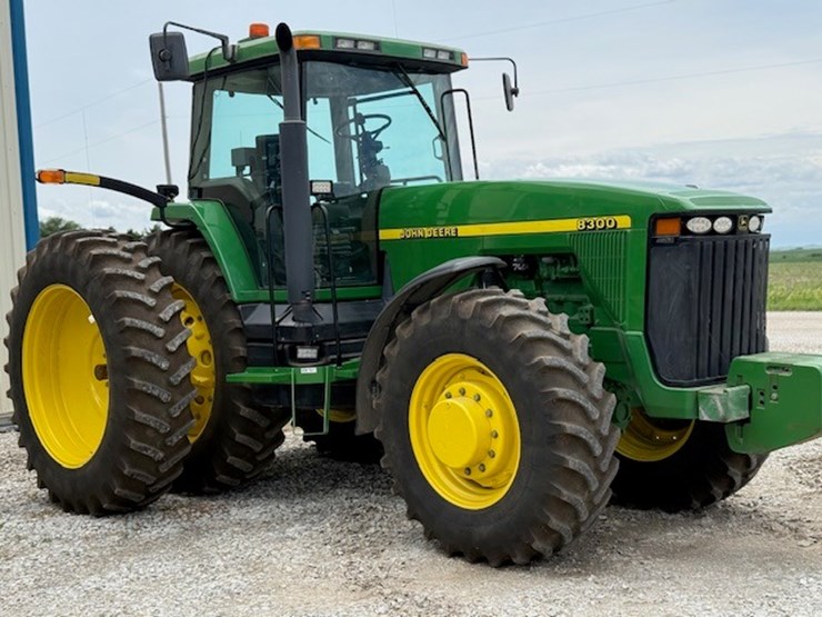 john-deere-8300-image-4