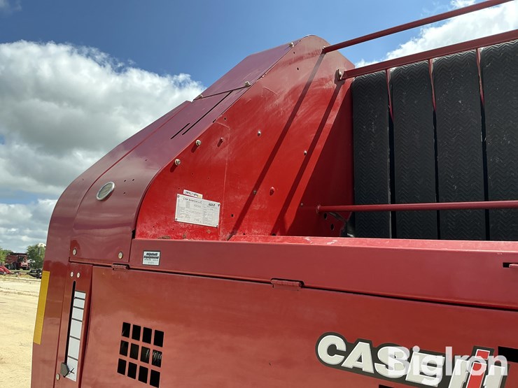 2013-case-ih-rb564-image-19
