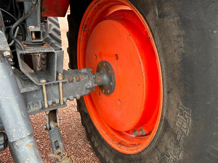 2013-kubota-m126x-image-39