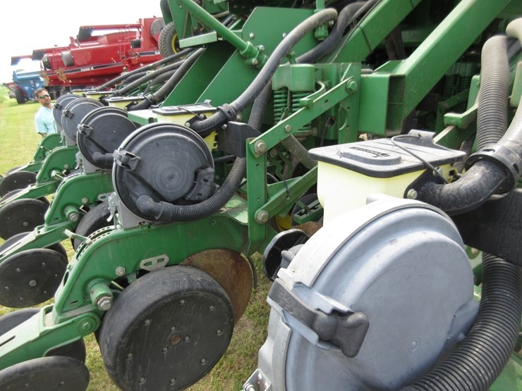 john-deere-1790-image-6