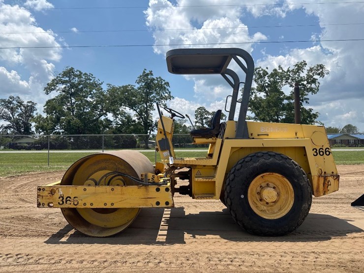 bomag-bw172d-2-image-1