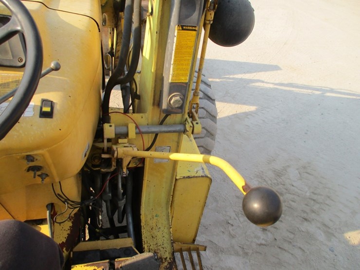 new-holland-545d-image-10