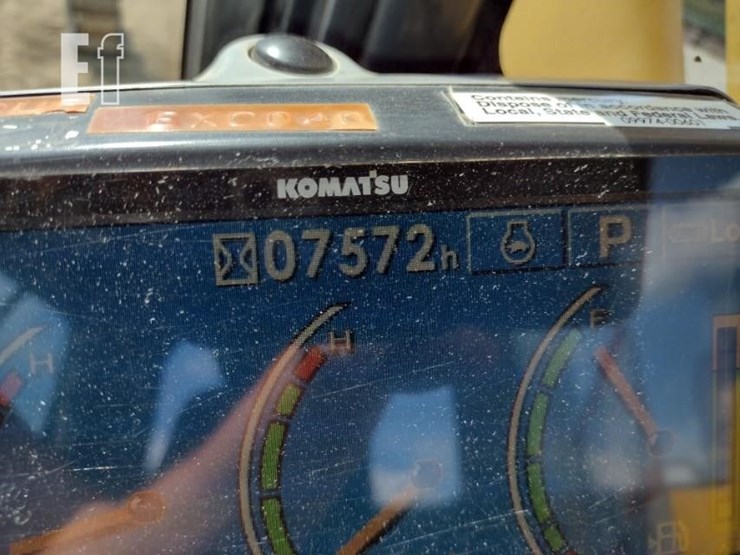 2011-komatsu-pc228us-lc-8-image-6