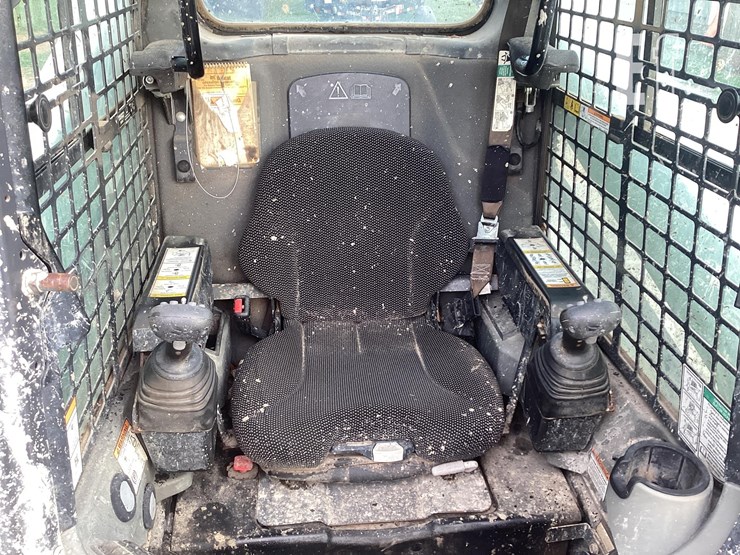 2020-bobcat-t595-image-14