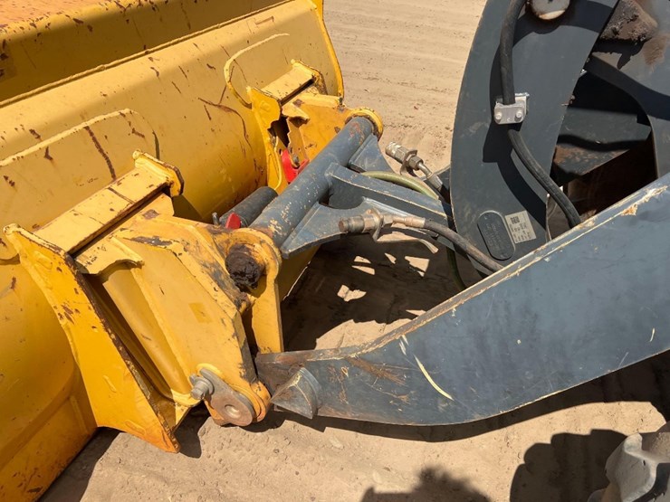 2018-deere-204l-image-15