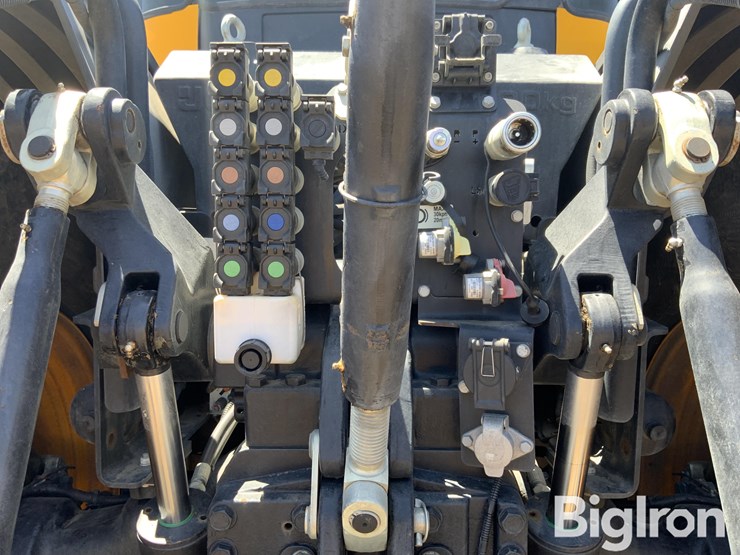 2020-jcb-fastrac-8330-image-17