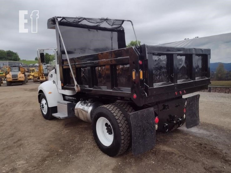 2009-peterbilt-335-image-35