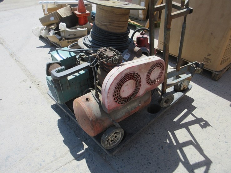 lot-of-misc-items,-image-4