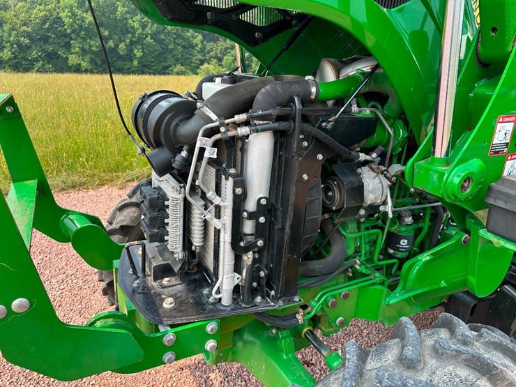 2020-john-deere-5075e-image-40