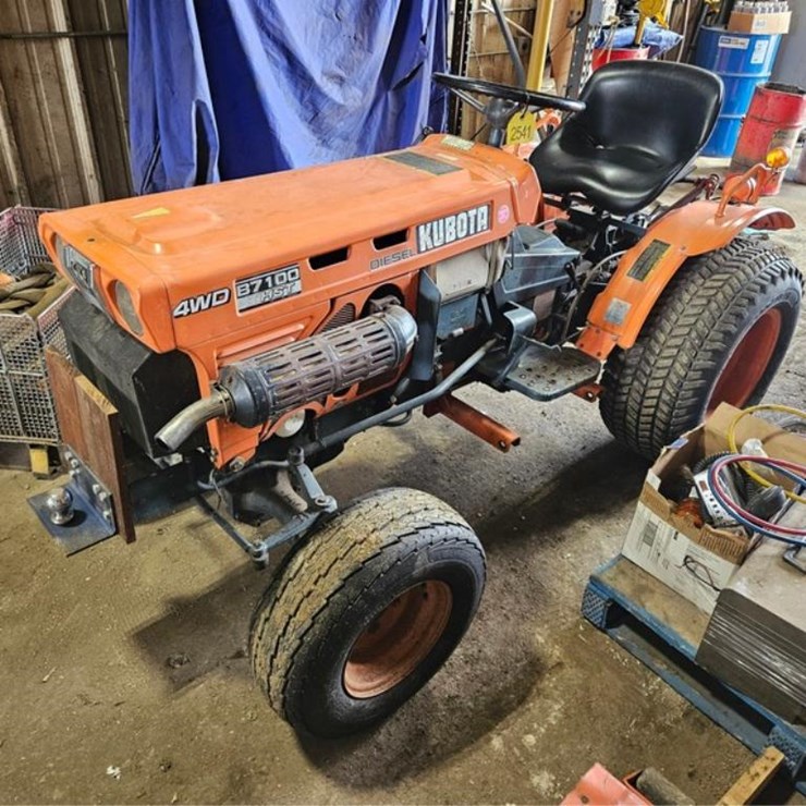 KUBOTA B7100