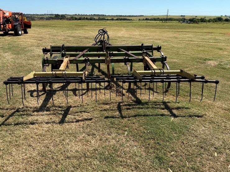 john-deere-100-image-3