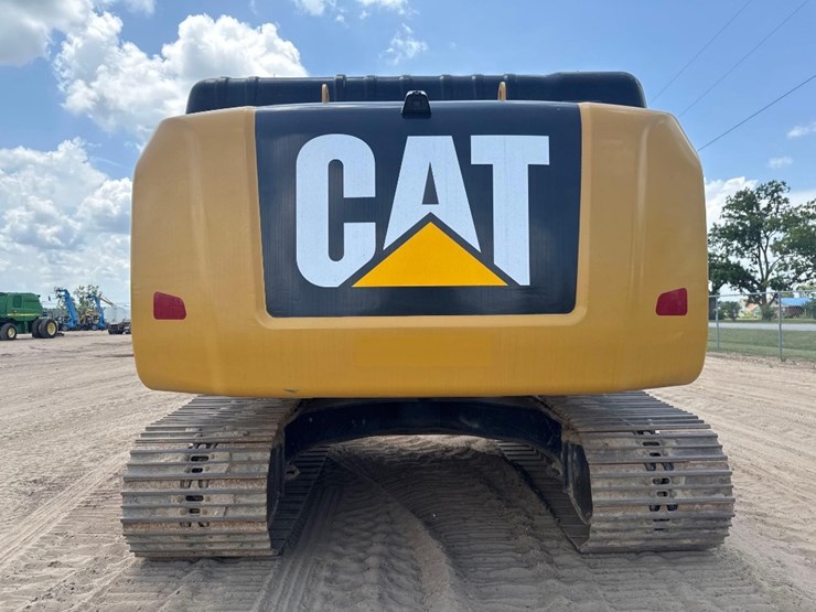 2019-caterpillar-326fl-image-7