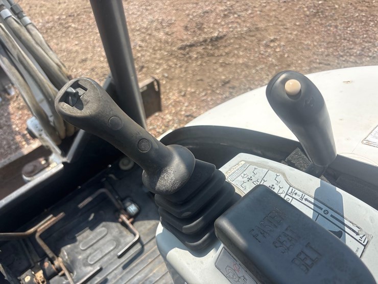 2007-bobcat-425g-image-23