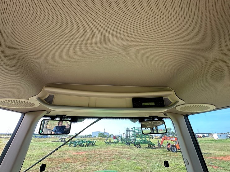 2007-john-deere-7320-image-29