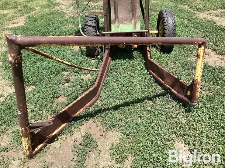 john-deere-00990hc-ground-driven-bale-loader-image-12
