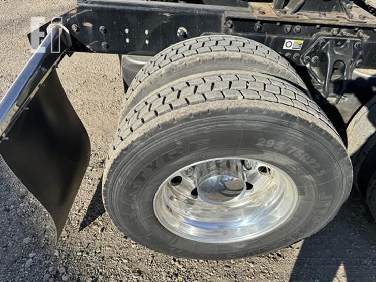 2018-kenworth-t680-image-37