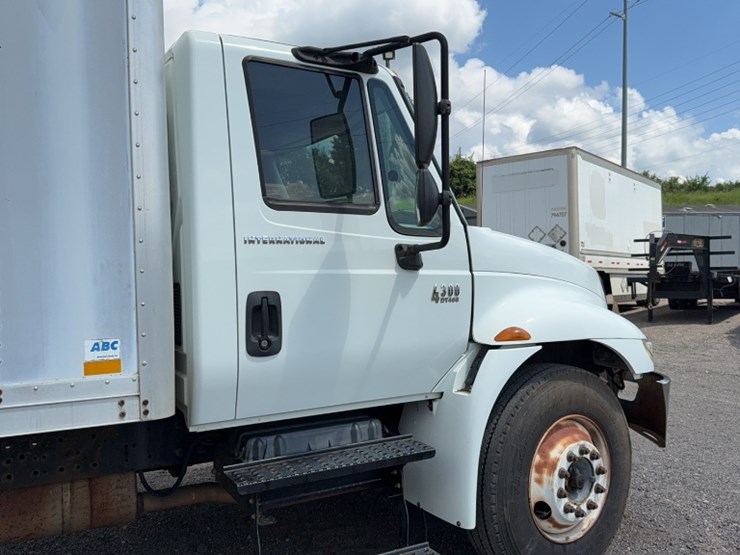 2006-international-durastar-4300-image-6
