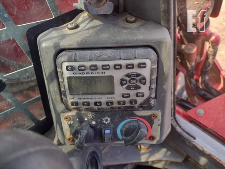 2017-takeuchi-tl12r2-image-11