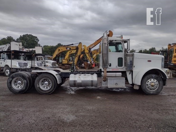 2008-peterbilt-388-image-3