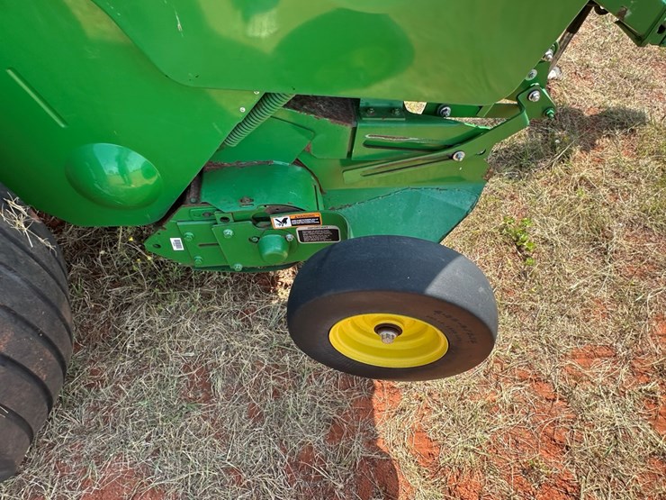 2018-john-deere-560m-image-17