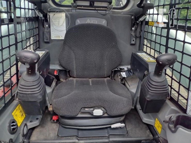 2023-bobcat-t770-image-13