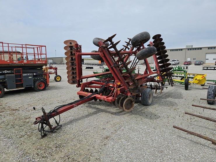 case-ih-3950-image-13