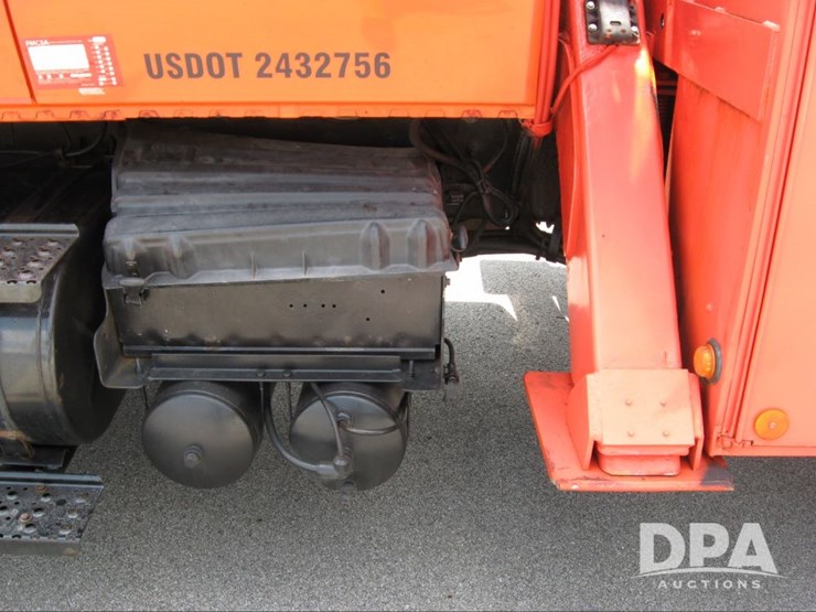 2009-international-durastar-4400-image-21