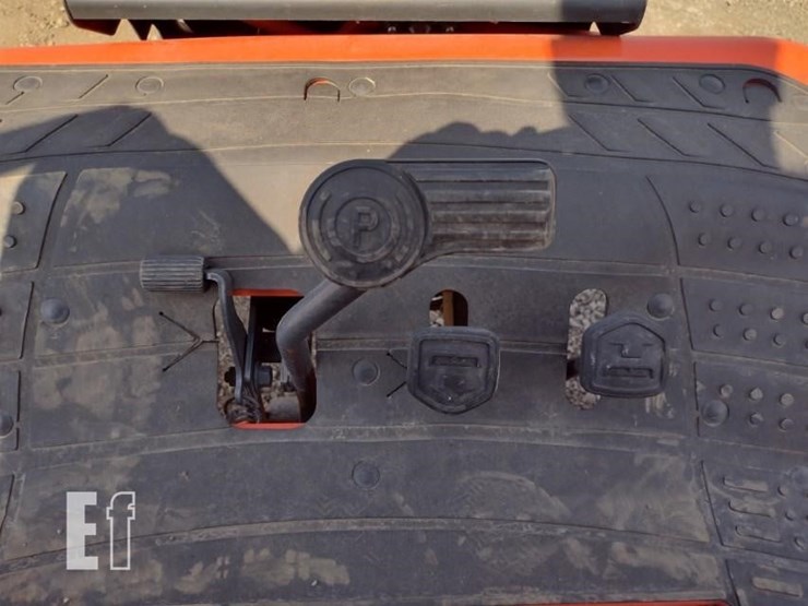 kubota-zd1211-image-11