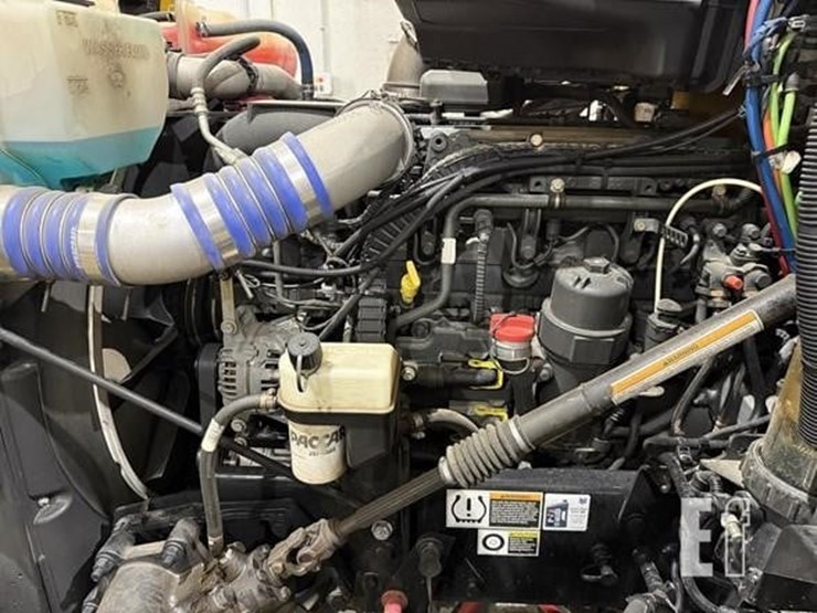 2022-kenworth-t680-image-37