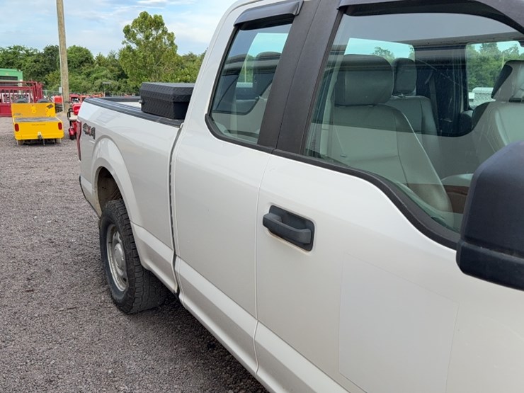 2015-ford-f150-image-8