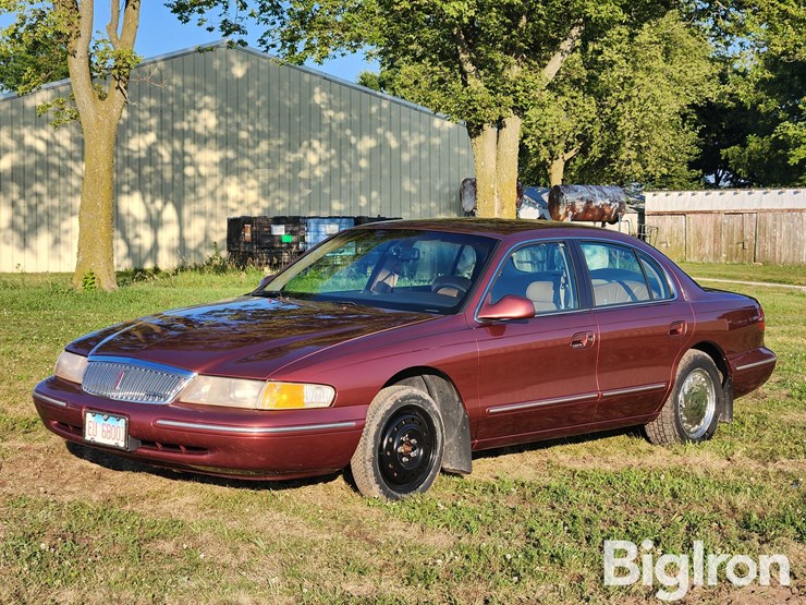 1995-lincoln-continental-4-door-sedan-image-1