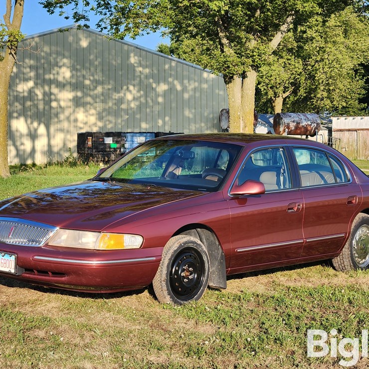 1995 Lincoln Continental 4-Door Sedan