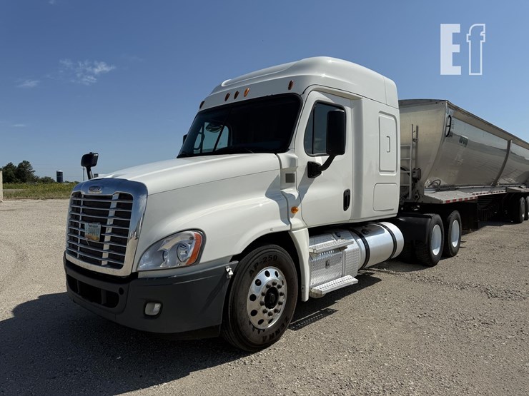 2014-freightliner-cascadia-125-image-2