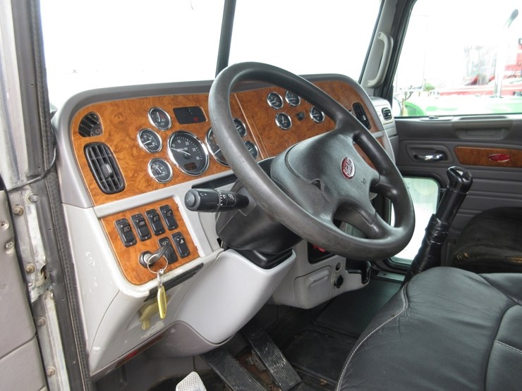 2007-peterbilt-378-image-18