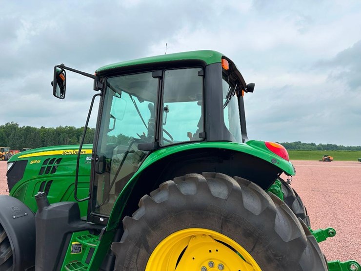 2014-john-deere-6115m-image-31