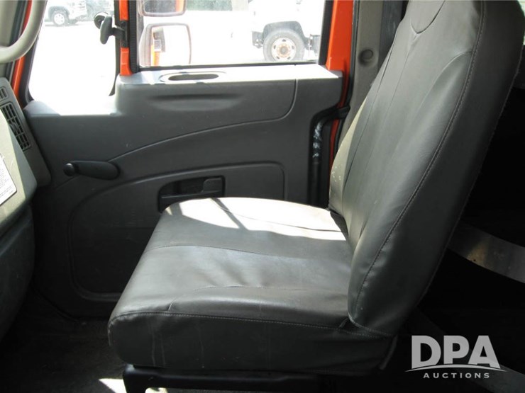 2009-international-durastar-4400-image-28
